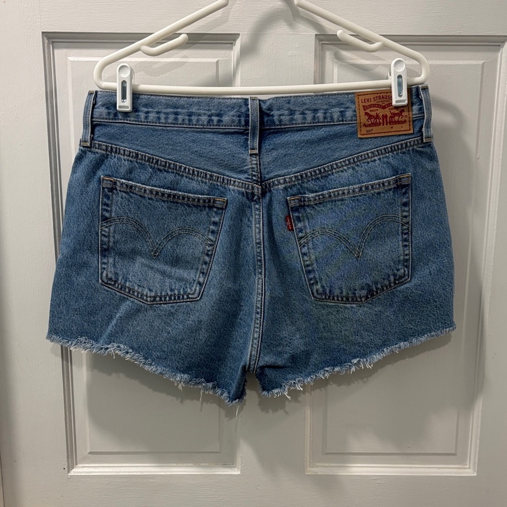 Levi's Premium 501 High Rise Short Size 32 Distressed 100% Cotton Non Stretch - Picture 4 of 10